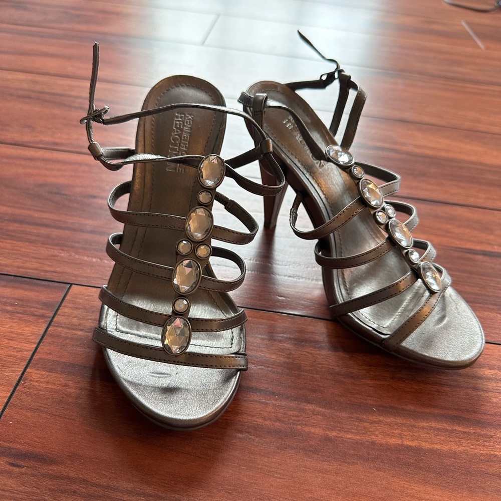 Kenneth Cole Cage Heels Size 6